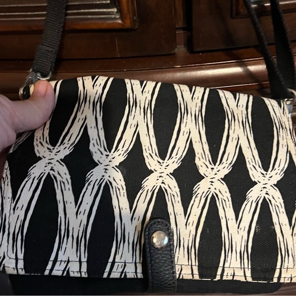 Thirty One Crossbody Bag - Picture 3 of 8